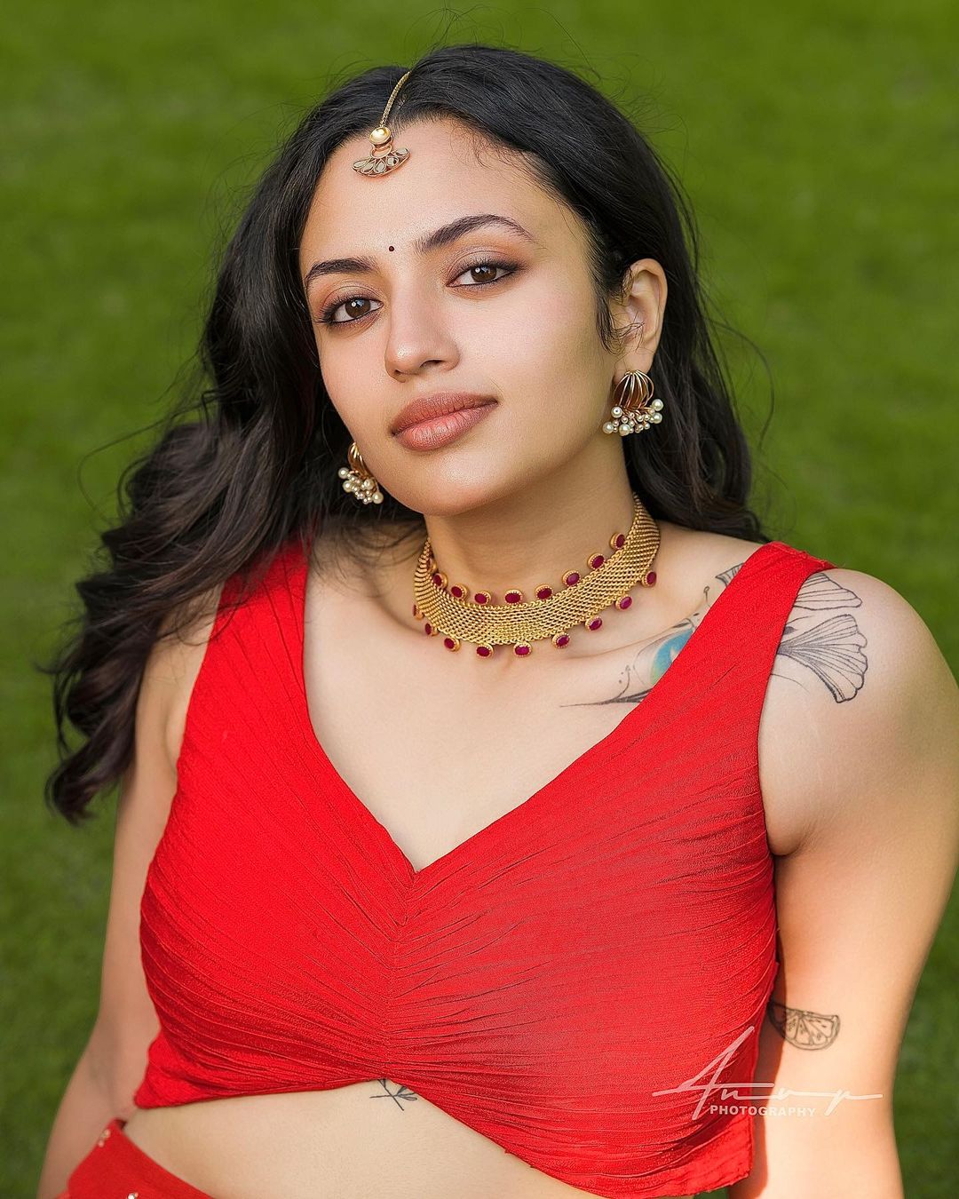 సుధీర్ బొమ్మని పచ్చబొట్టు వేయించుకున్న లేడీ ఫ్యాన్ | Lady fan who tattooed  Sudheer's figure - YouTube